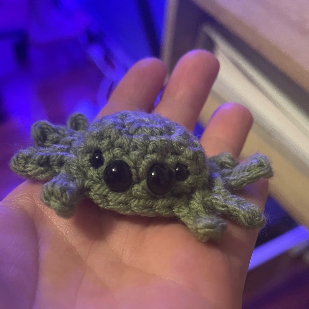 COPY - Green mini crochet spider